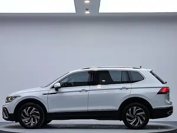 Volkswagen Tiguan L 2023