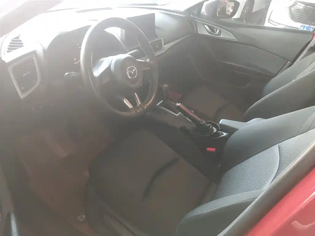 Mazda 3 Axela 2017 — фото 22
