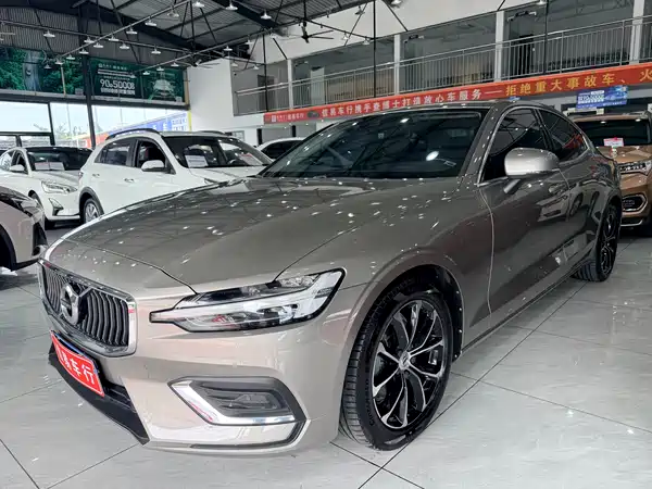 Volvo S60 2022