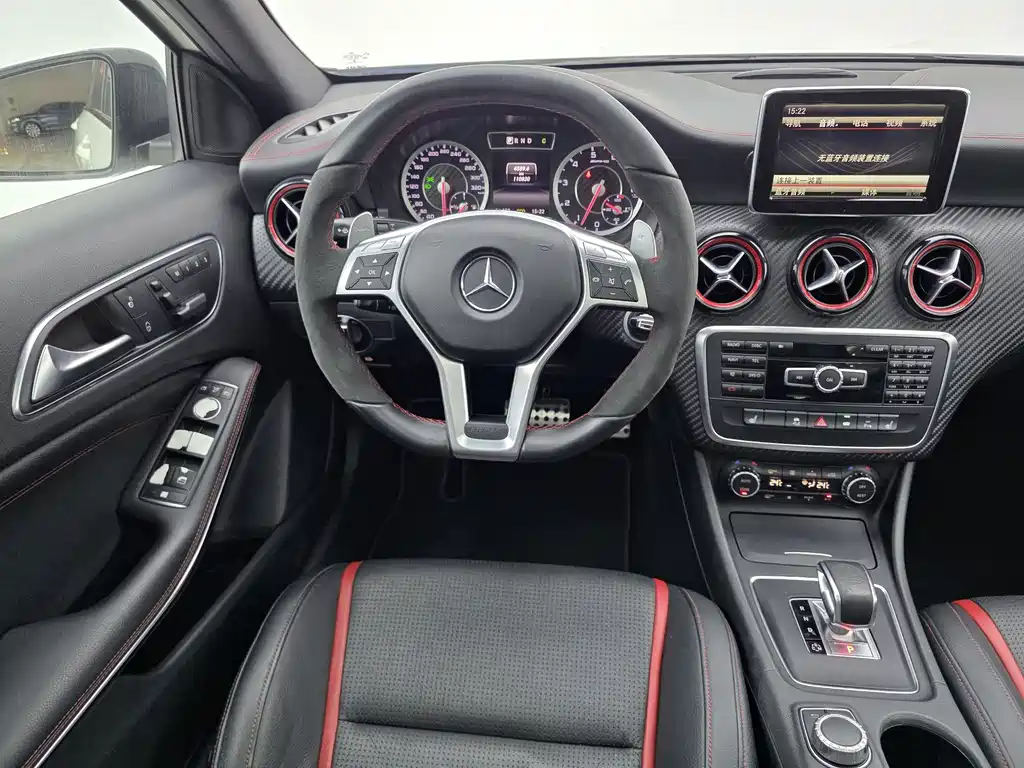 Mercedes-Benz A-Class AMG 2015 — фото 14