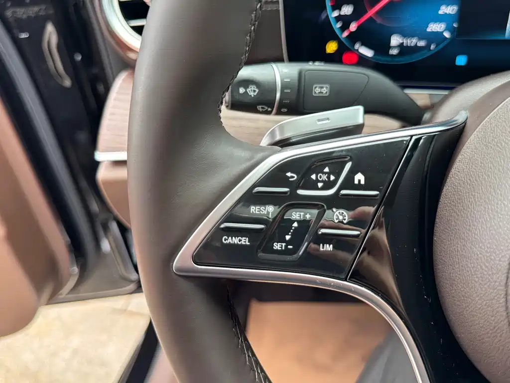 Mercedes-Benz E-Class 2022 — фото 38