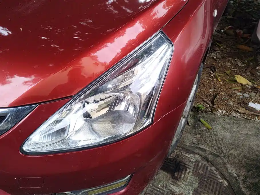 Nissan Tiida 2012