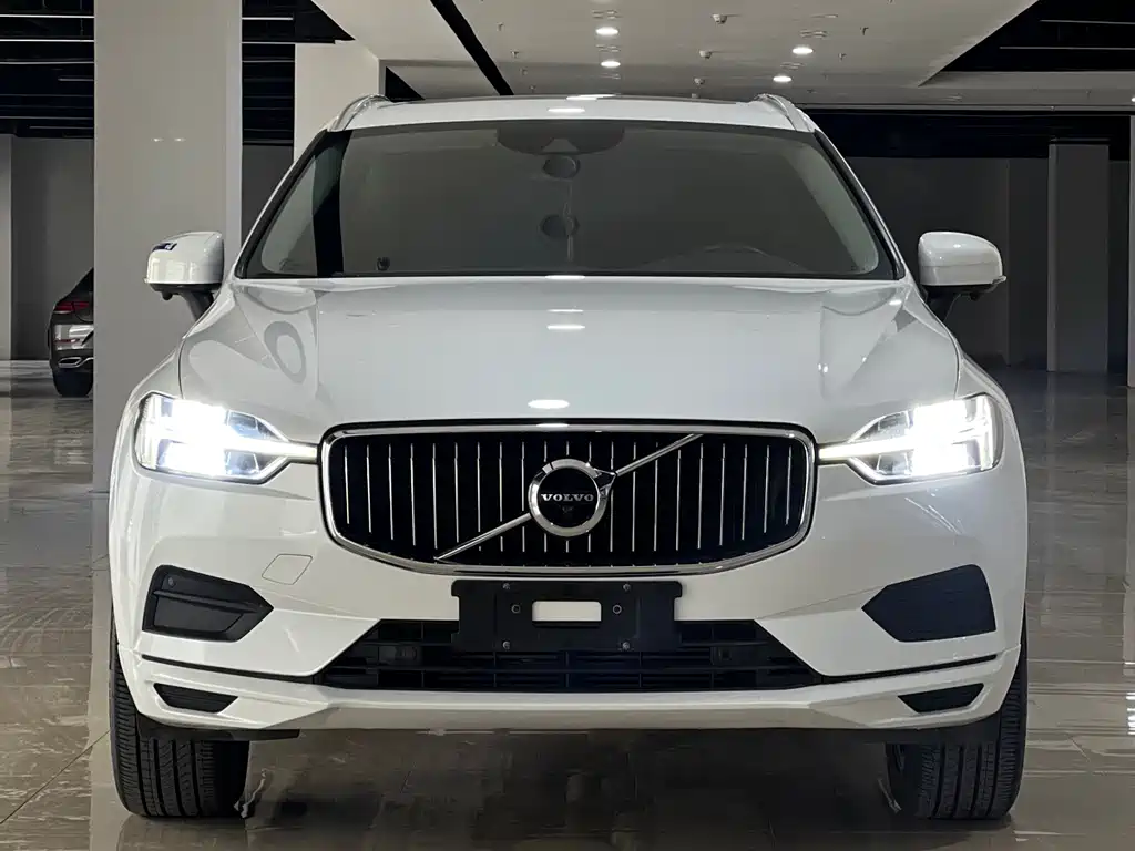Volvo XC60 2018 — фото 2