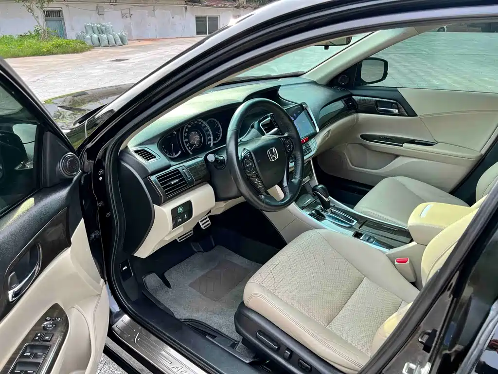 Honda Accord 2015 — фото 4