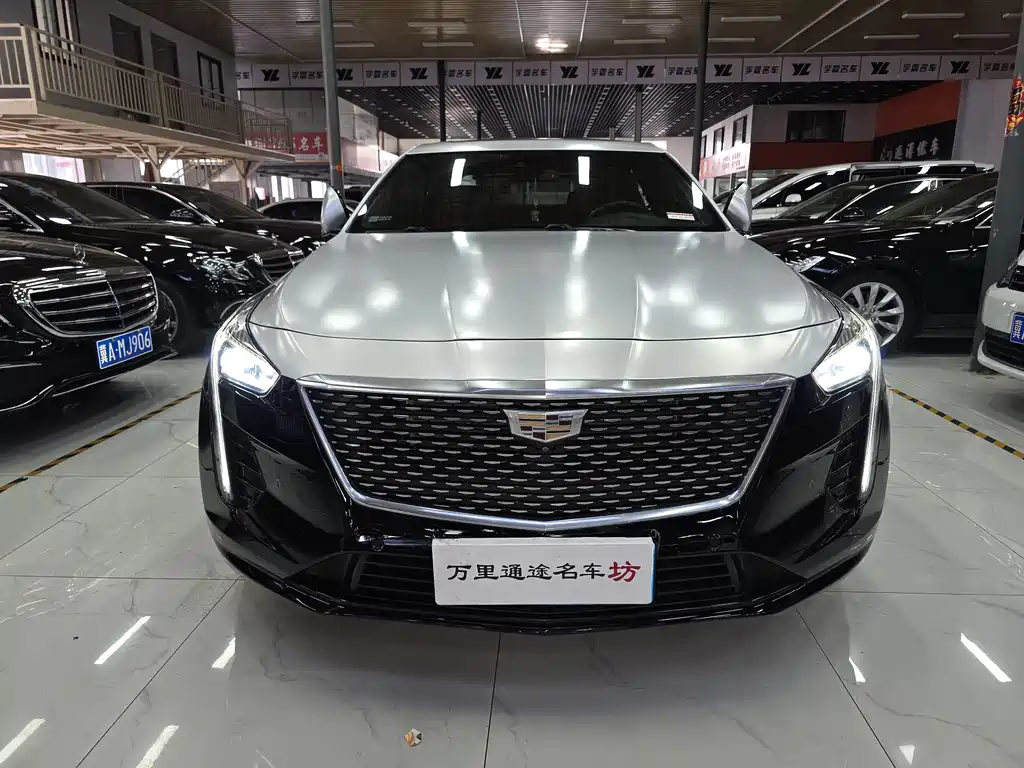 Cadillac CT6 2021 — фото 1