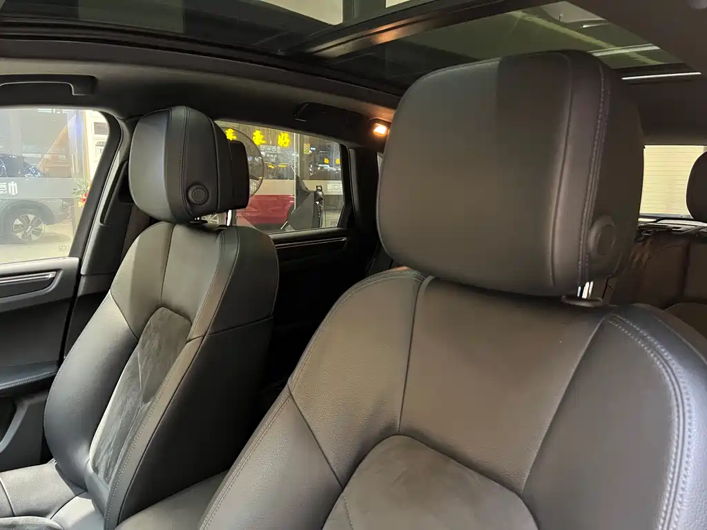 Porsche Macan 2019 — фото 16