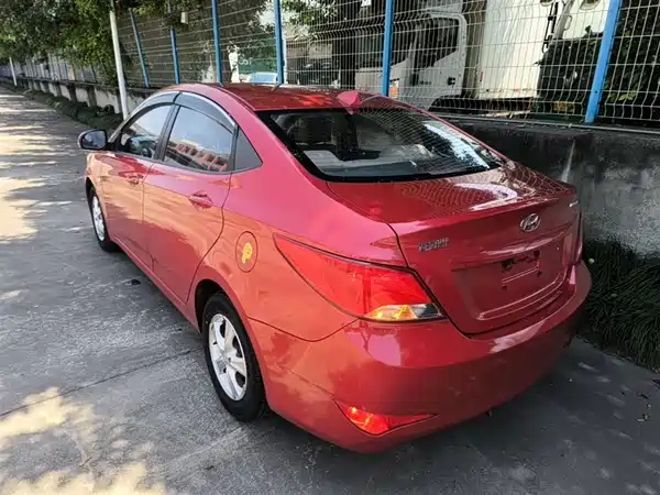 Hyundai Accent 2014
