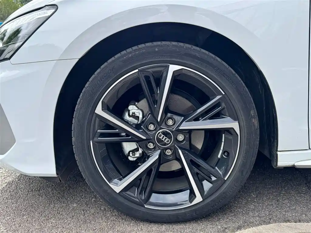 Audi A3 2023 — фото 12