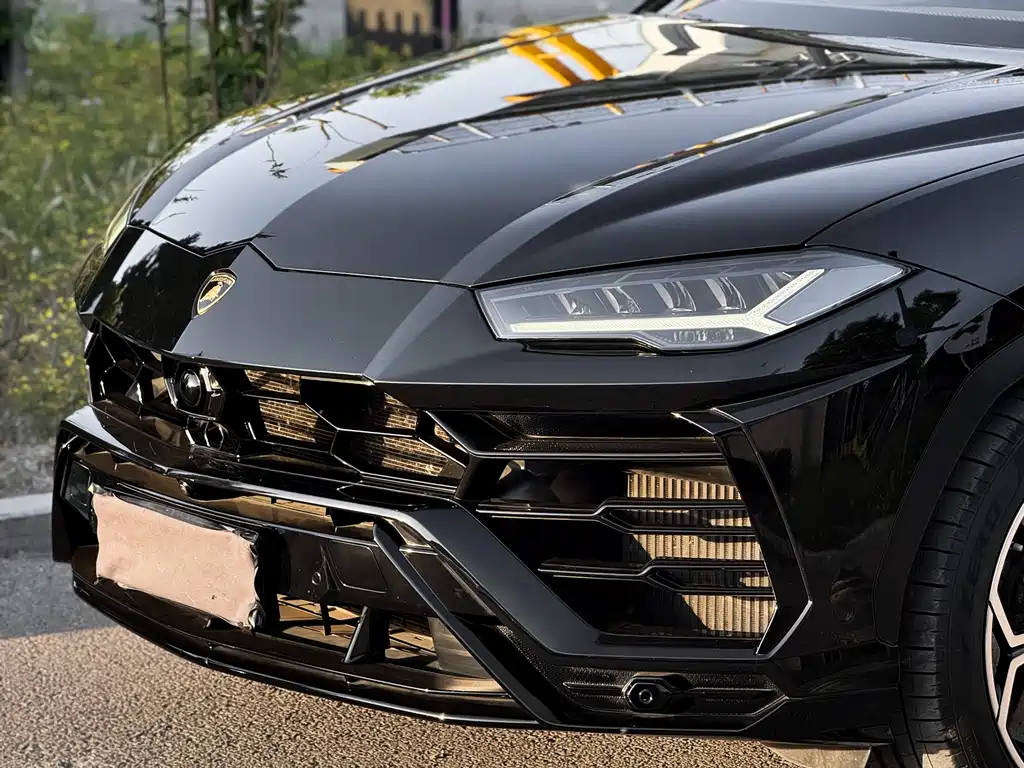 Lamborghini Urus 2019 — фото 14