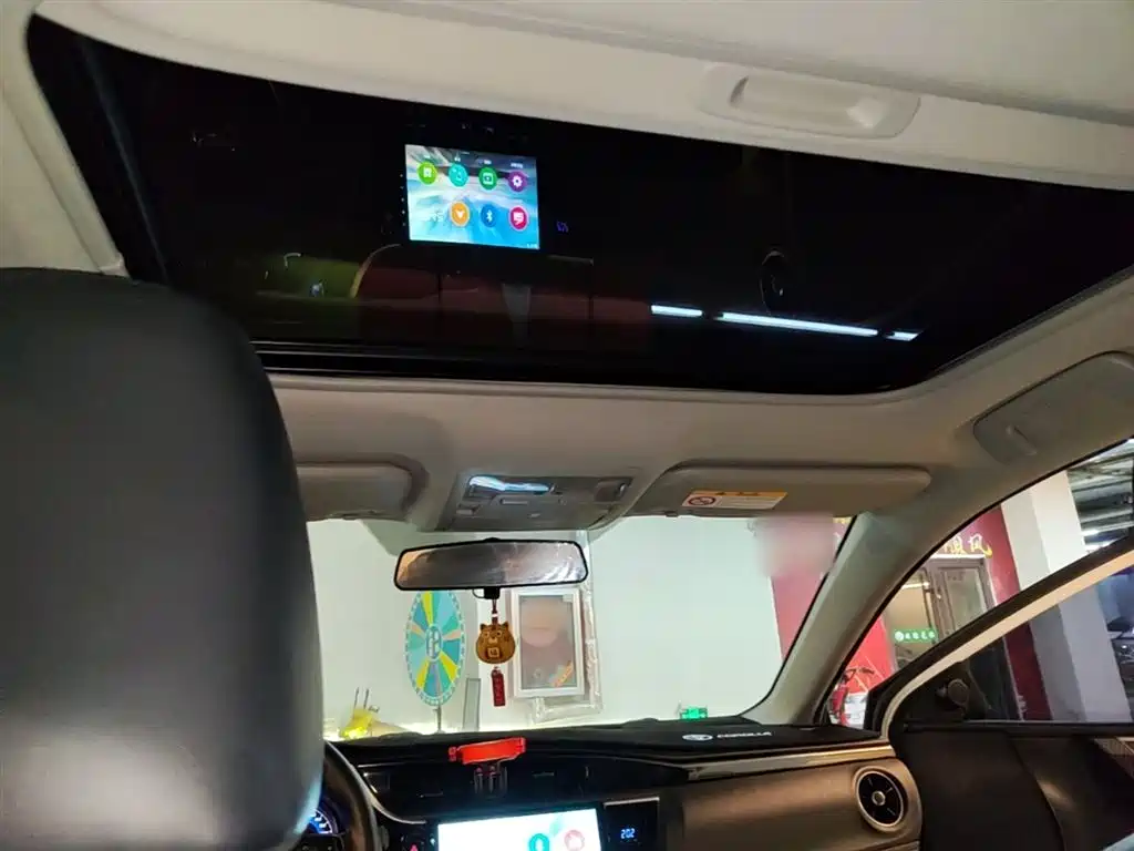 Toyota Corolla 2018 — фото 18