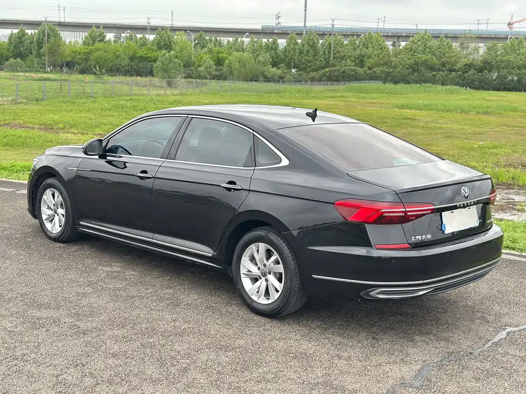 Volkswagen Passat 2021 — фото 16