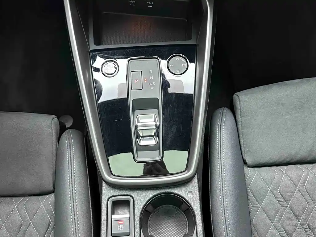 Audi A3 2023 — фото 16