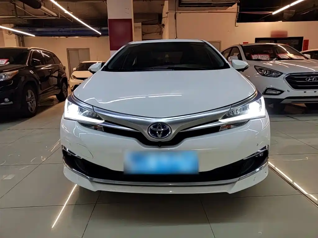 Toyota Corolla 2018 — фото 3