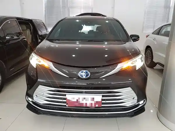 Toyota Sienna 2021
