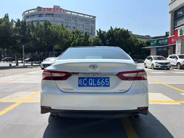 Toyota Camry 2019
