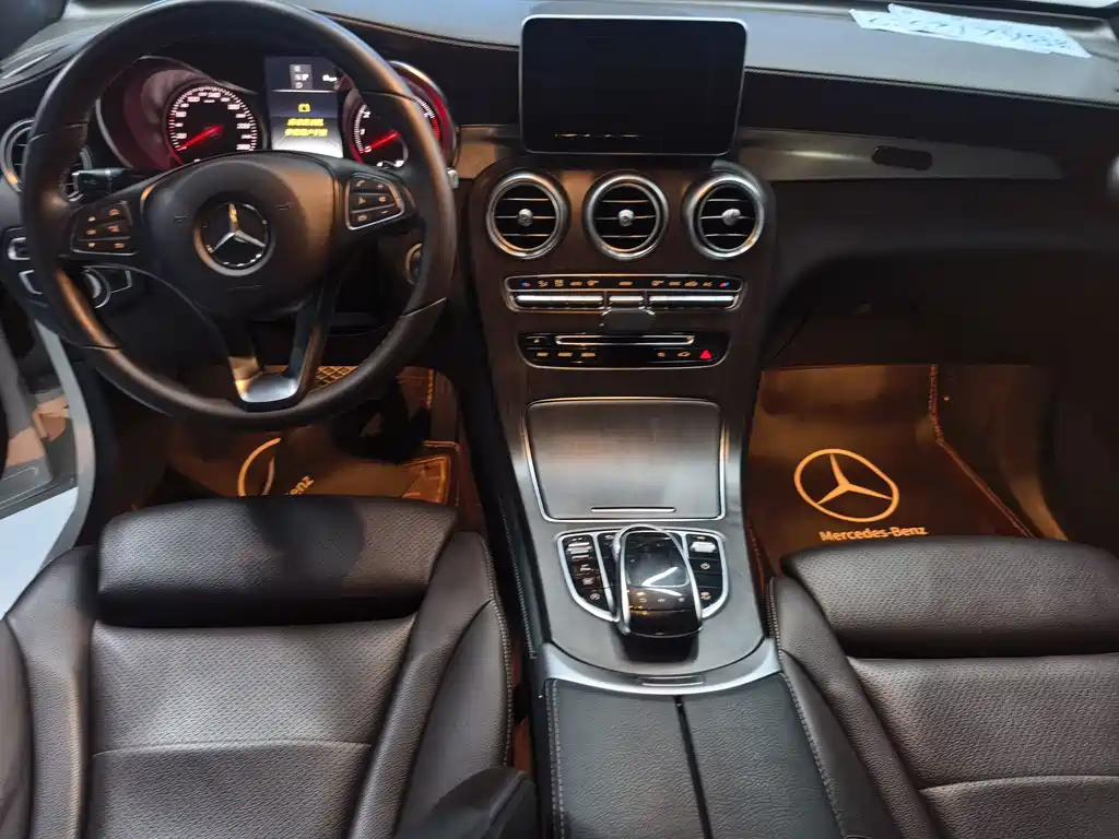 Mercedes-Benz GLC 2018 — фото 11