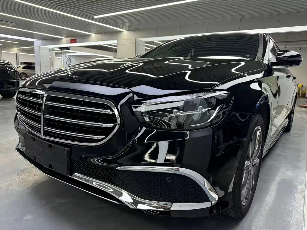 Mercedes-Benz E-Class 2022