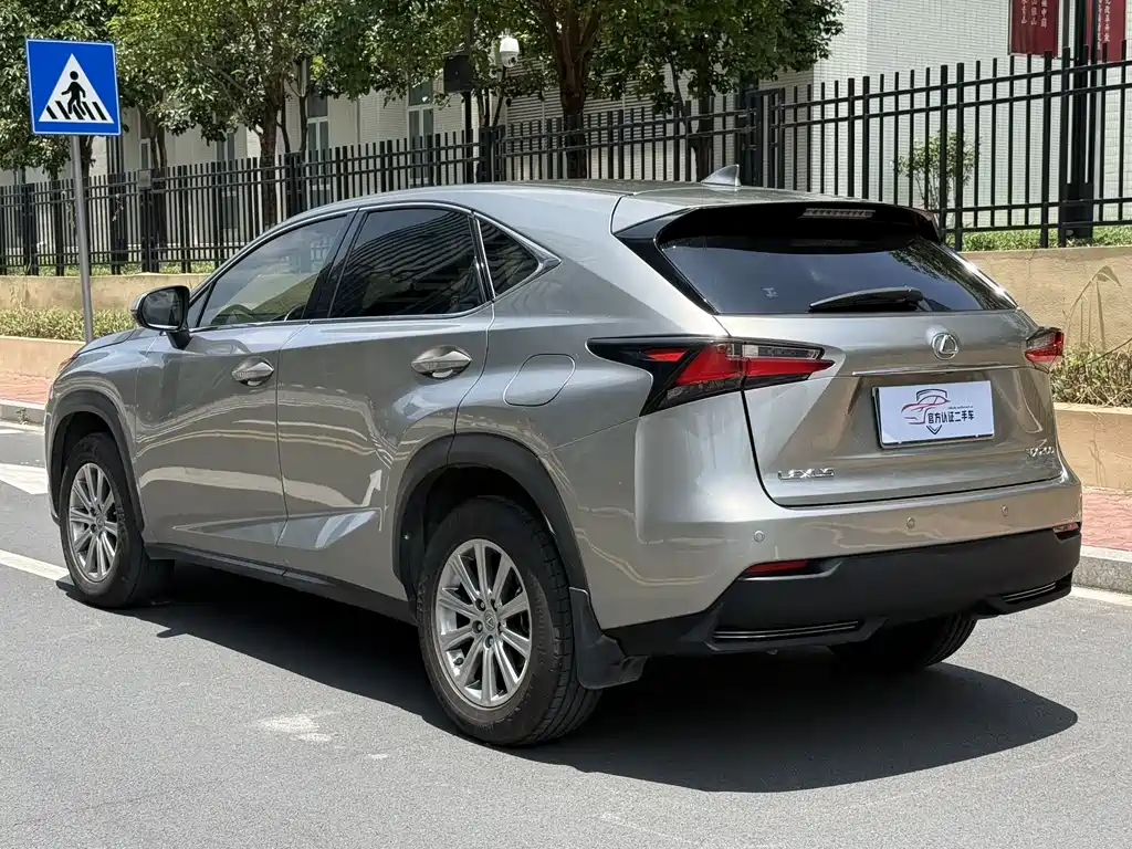 Lexus NX 2016 — фото 13