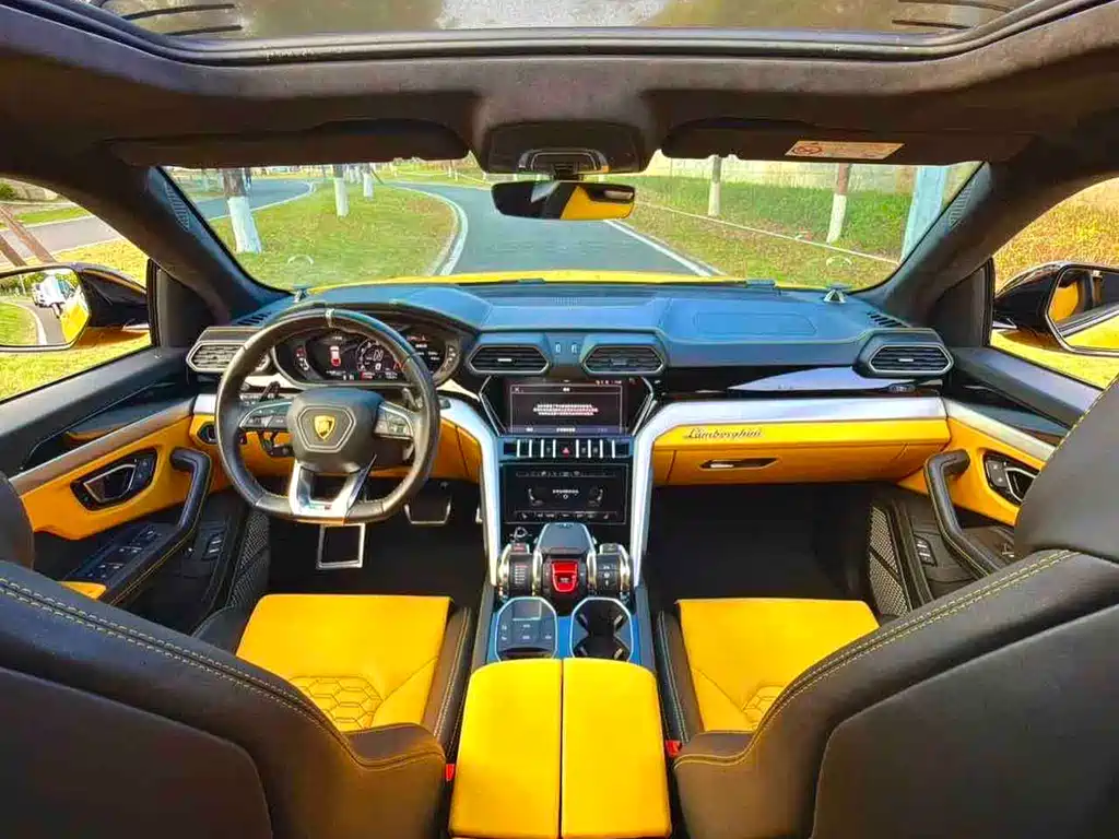 Lamborghini Urus 2022 — фото 10