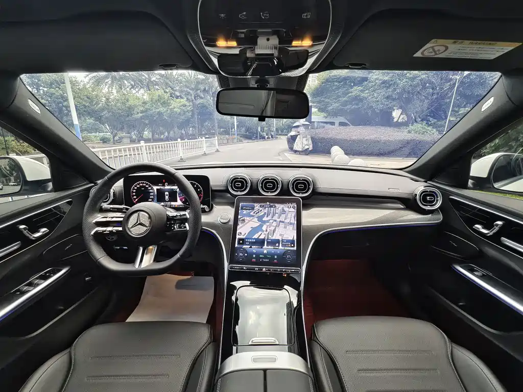 Mercedes-Benz C-Class 2024 — фото 13