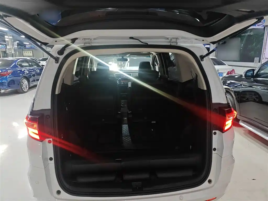 Honda Odyssey 2018 — фото 16