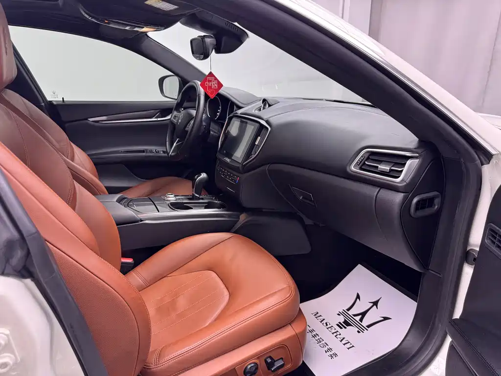 Maserati Ghibli 2018 — фото 17