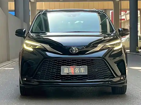Toyota Granvia 2023