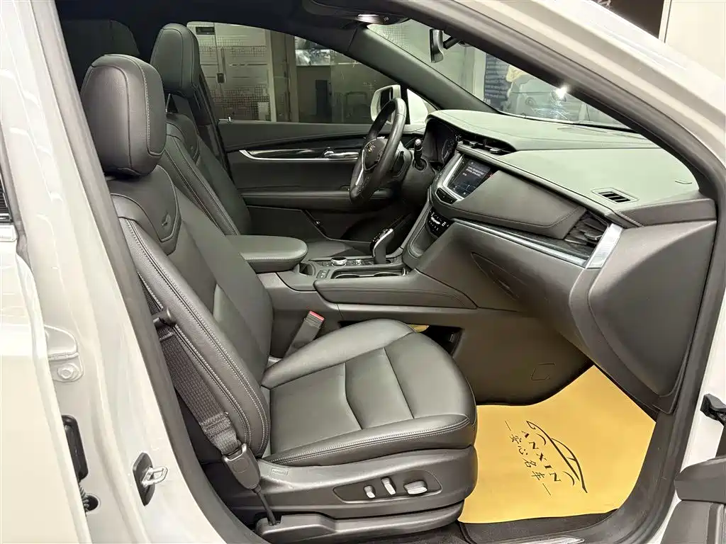 Cadillac XT5 2020 — фото 16