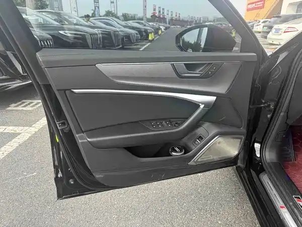 Audi A6L 2022