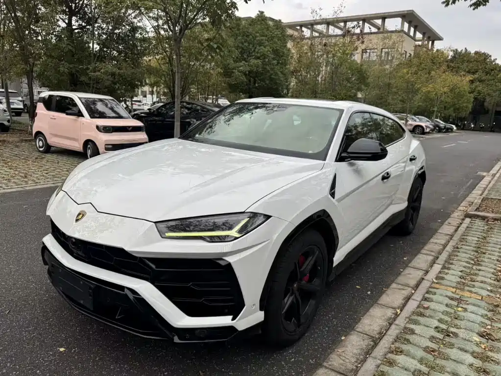 Lamborghini Urus 2019 — фото 8