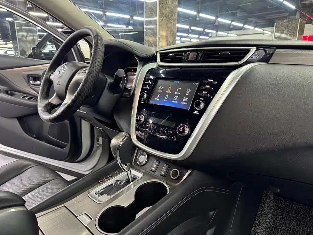 Nissan Murano 2017 — фото 10