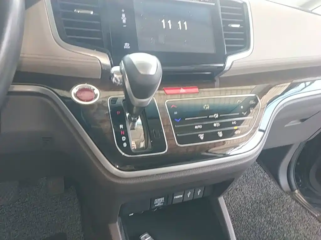 Honda Odyssey 2016 — фото 14