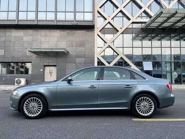 Audi A4L 2015