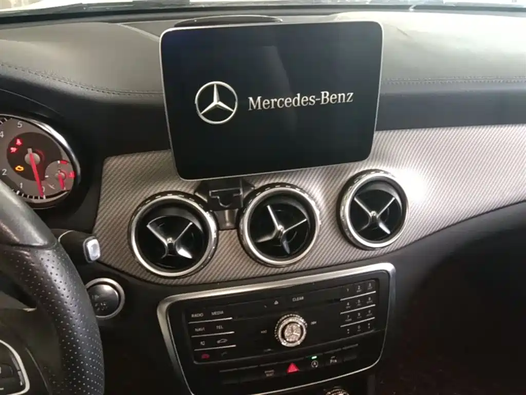 Mercedes-Benz GLA 2017 — фото 20