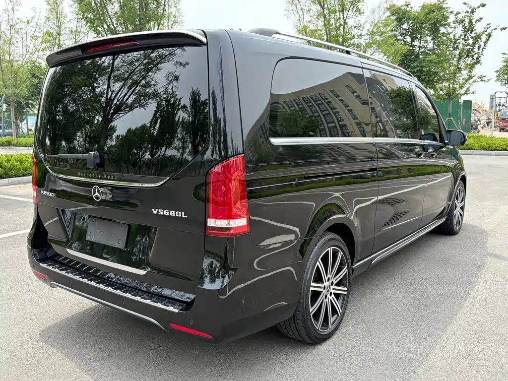 Mercedes-Benz V-Class 2022 — фото 17