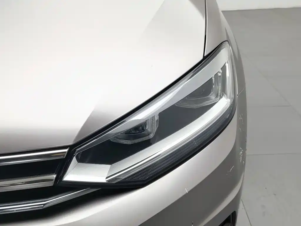 Volkswagen Touran 2016