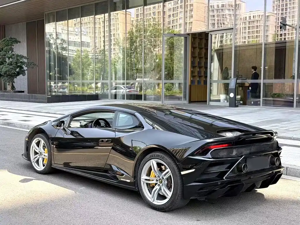 Lamborghini Huracán 2021 — фото 8