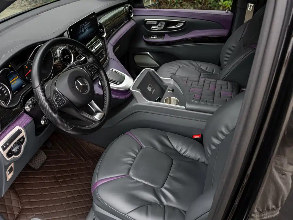 Mercedes-Benz V-Class 2023 — фото 6