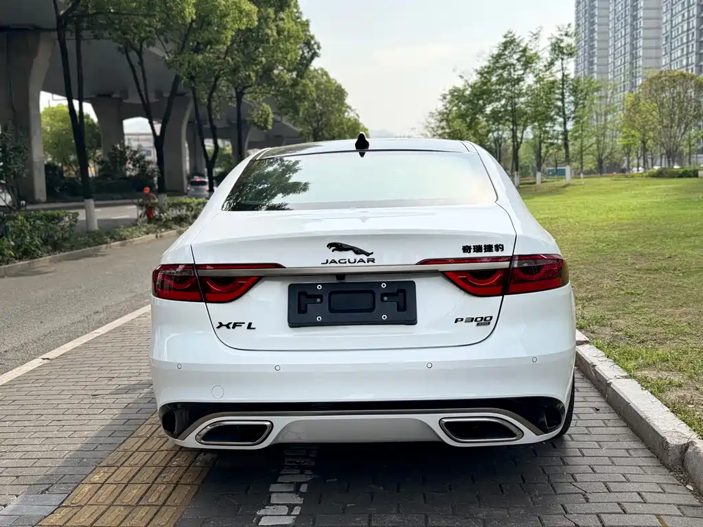 Jaguar XFL 2024 — фото 19