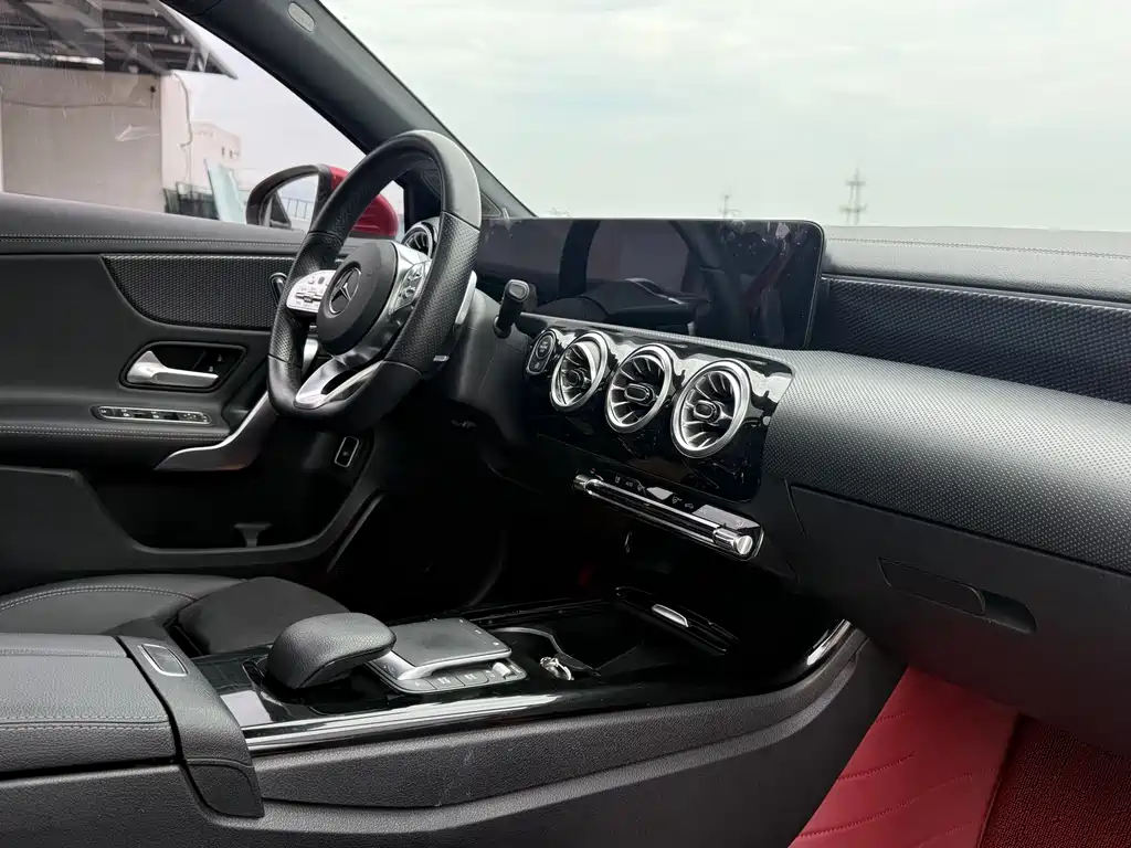 Mercedes-Benz A-Class 2021 — фото 9