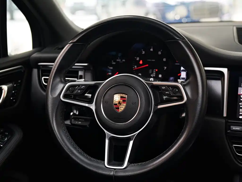 Porsche Macan 2020 — фото 9
