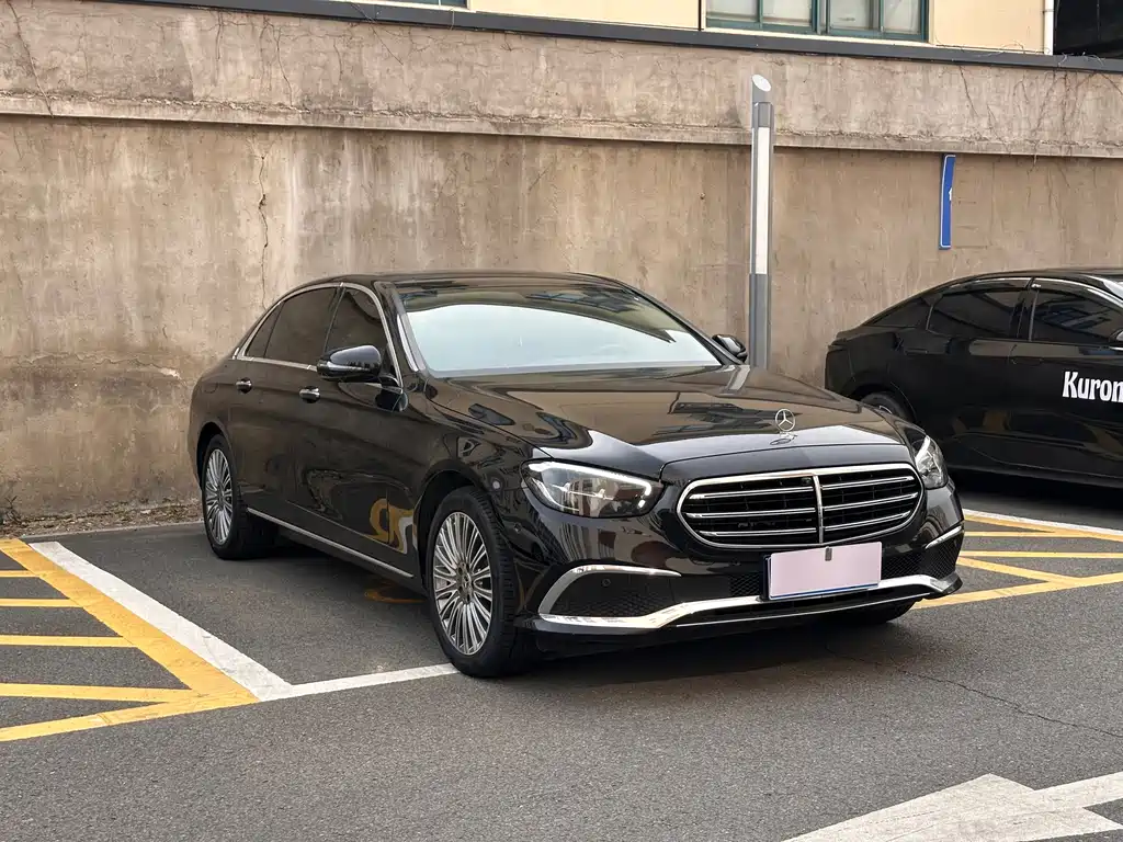 Mercedes-Benz E-Class 2023 — фото 3