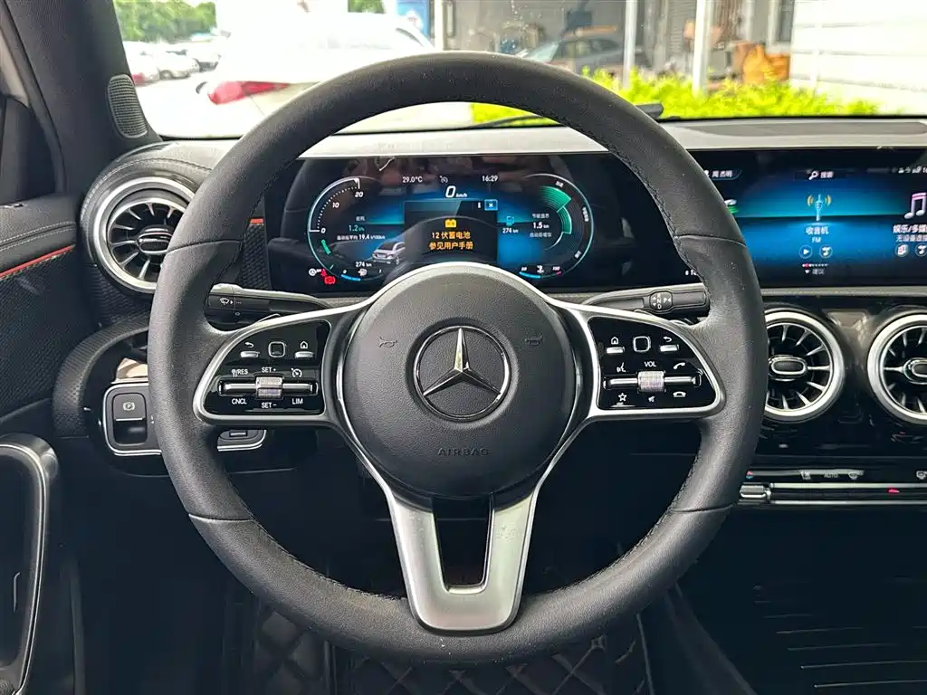 Mercedes-Benz A-Class 2021 — фото 16