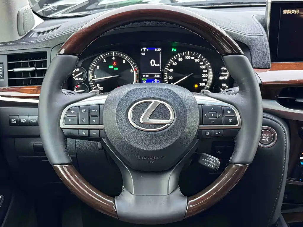 Lexus LX 2019 — фото 15