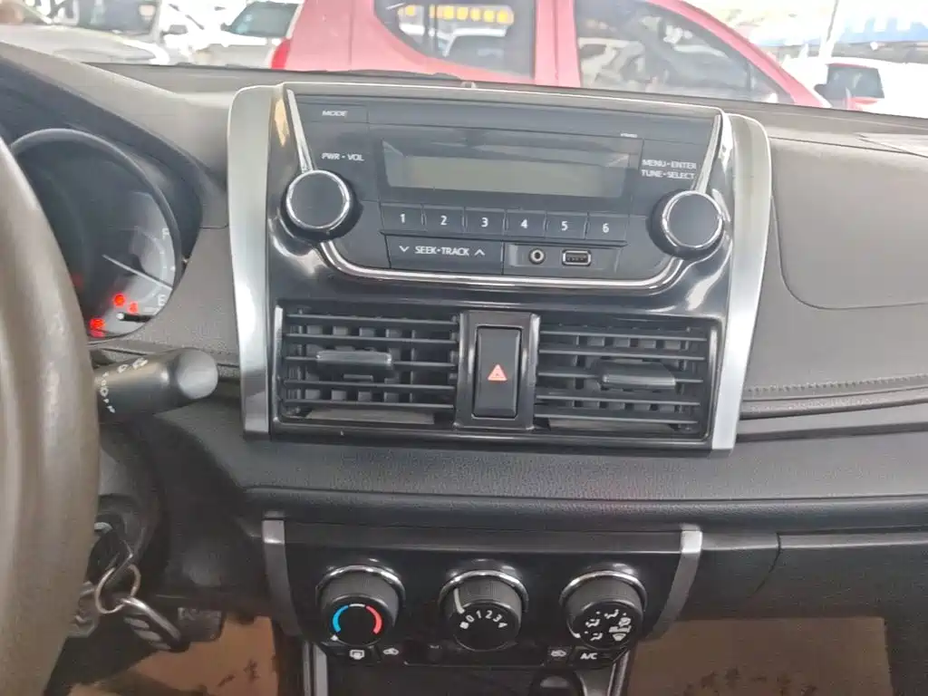 Toyota Vios 2015 — фото 13