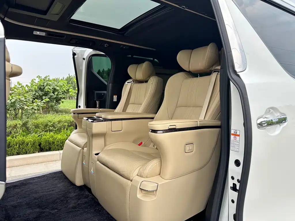 Toyota Alphard 2020 — фото 20