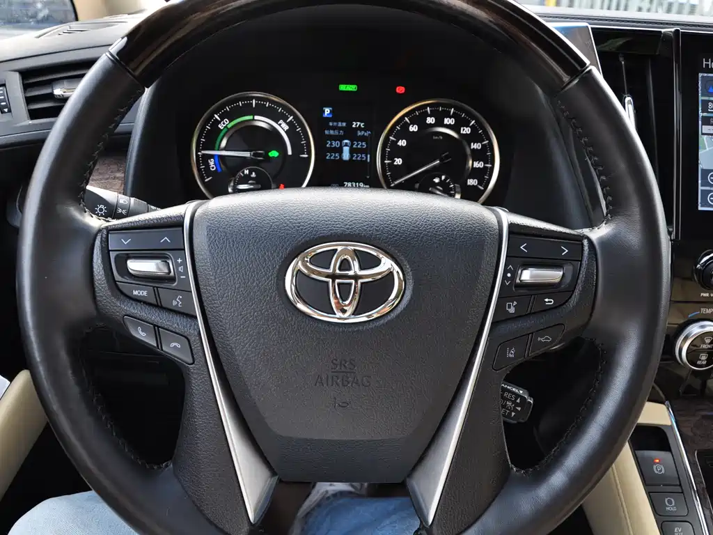 Toyota Alphard 2022 — фото 18