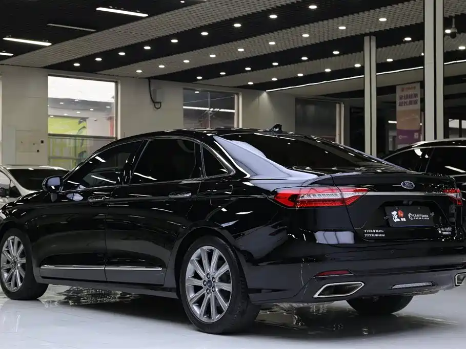 Ford Taurus 2020 — фото 21
