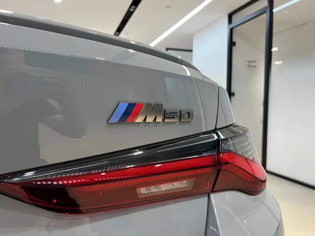 BMW i4 2023 — фото 20