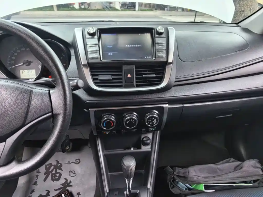 Toyota Yaris L 2019 — фото 13